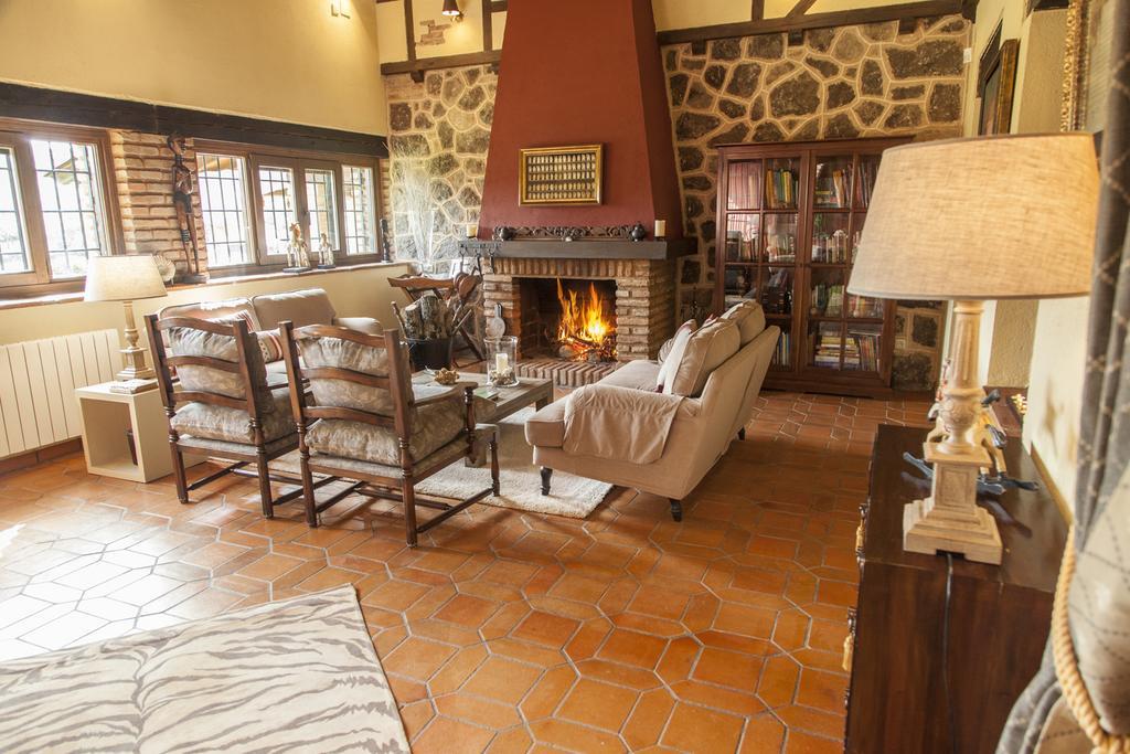Gasthaus La Casona De Valfrio- Adults Only Collado  Exterior foto